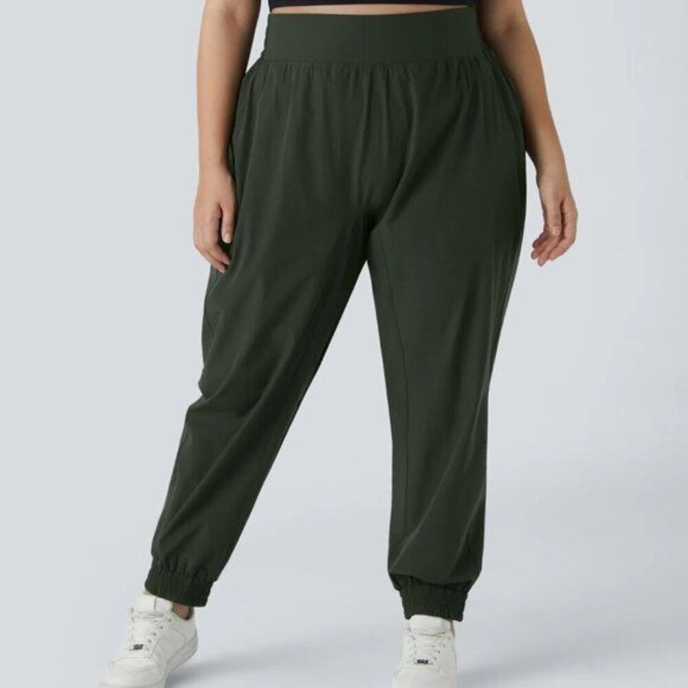 Halara Joggers - Rosin Green